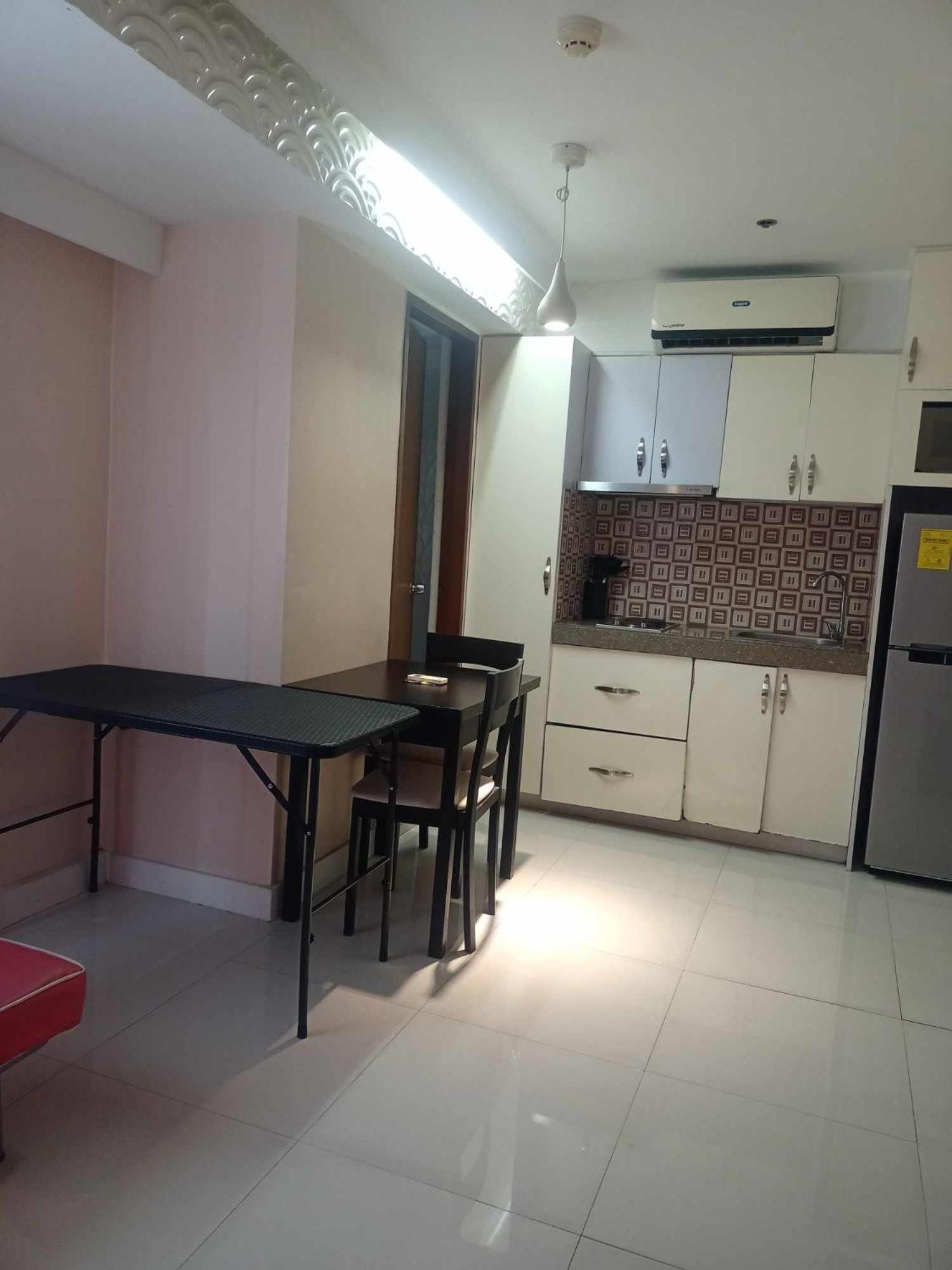 2 Bedrooms Units Forbes Area 5Th Avenue Bgc Center マニラ市 エクステリア 写真