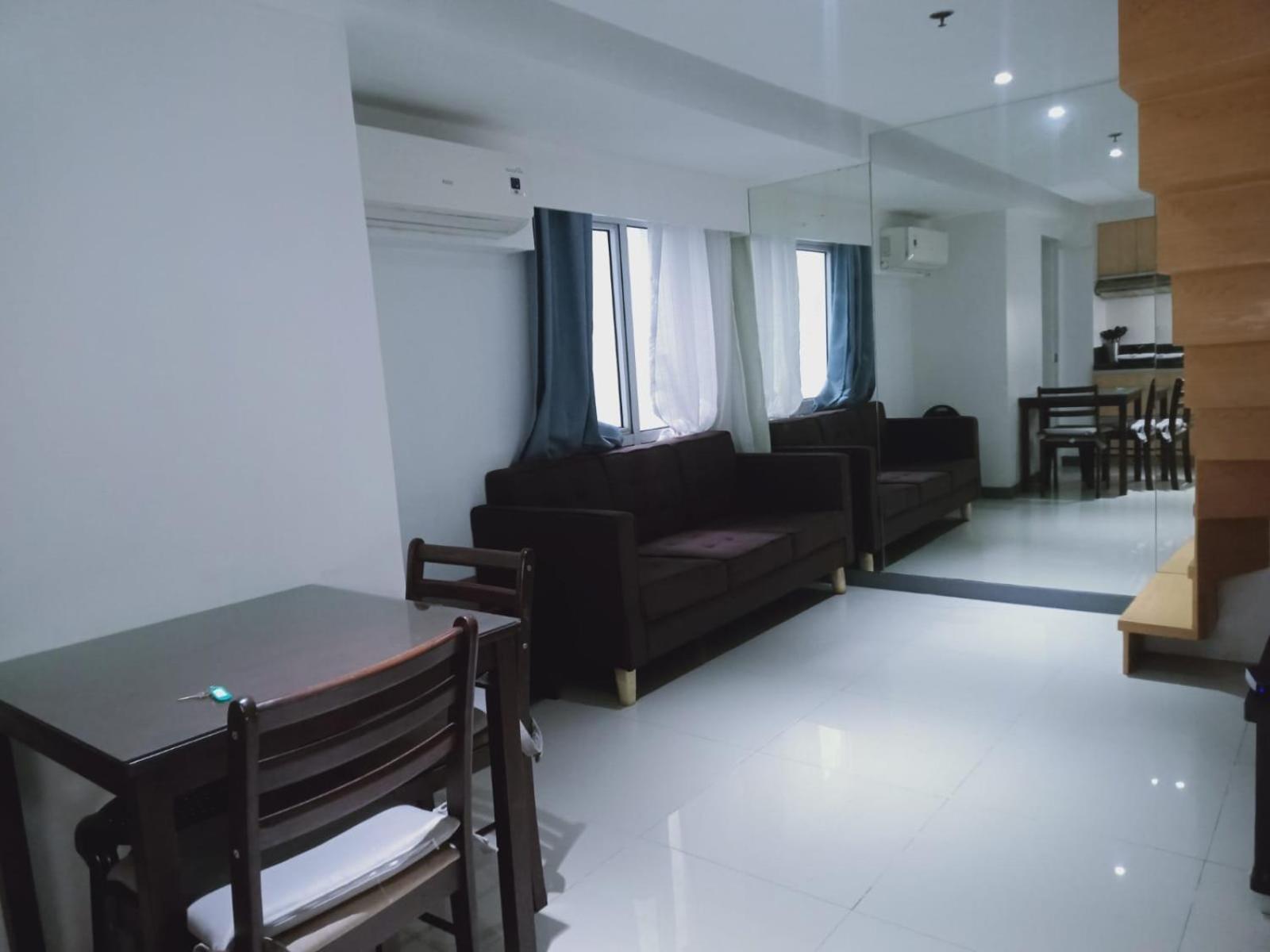 2 Bedrooms Units Forbes Area 5Th Avenue Bgc Center マニラ市 エクステリア 写真