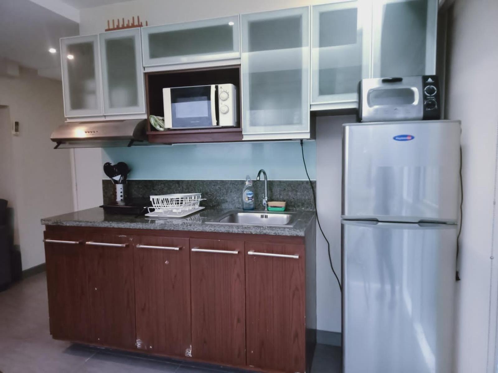 2 Bedrooms Units Forbes Area 5Th Avenue Bgc Center マニラ市 エクステリア 写真
