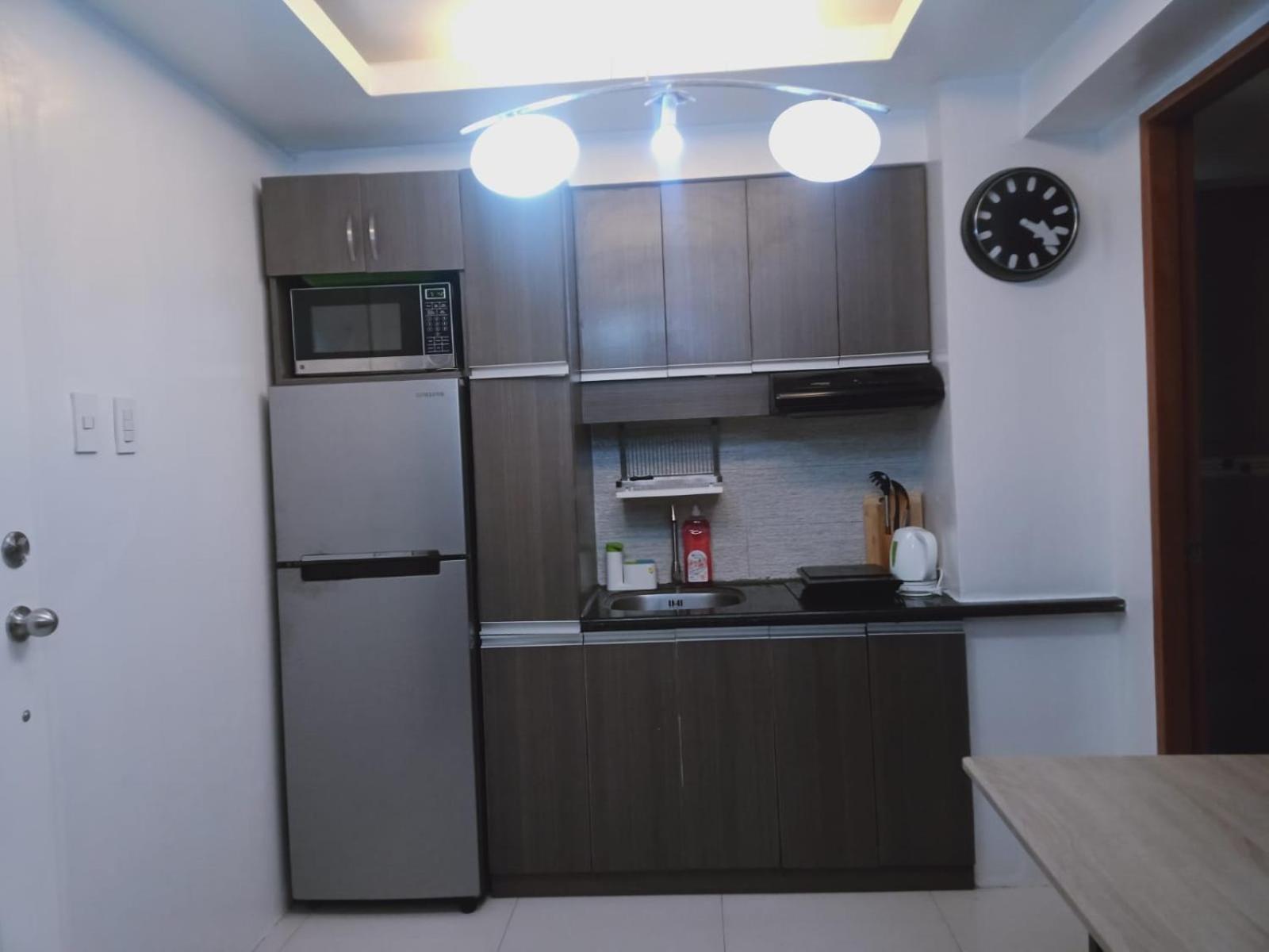 2 Bedrooms Units Forbes Area 5Th Avenue Bgc Center マニラ市 エクステリア 写真
