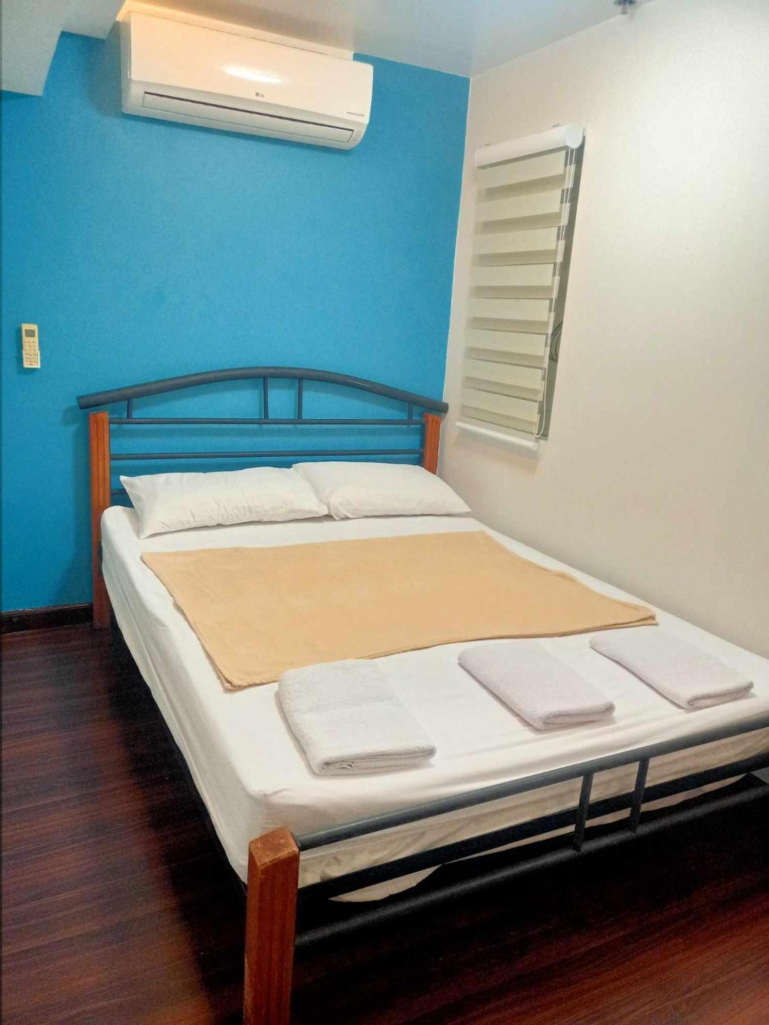 2 Bedrooms Units Forbes Area 5Th Avenue Bgc Center マニラ市 エクステリア 写真
