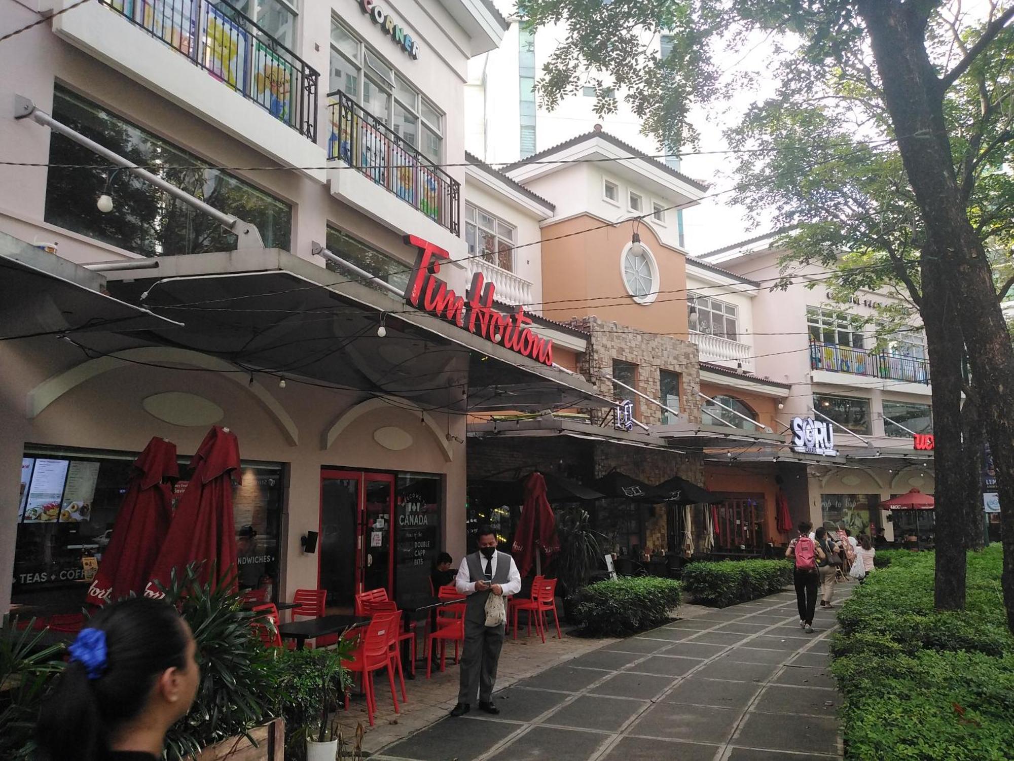 2 Bedrooms Units Forbes Area 5Th Avenue Bgc Center マニラ市 エクステリア 写真