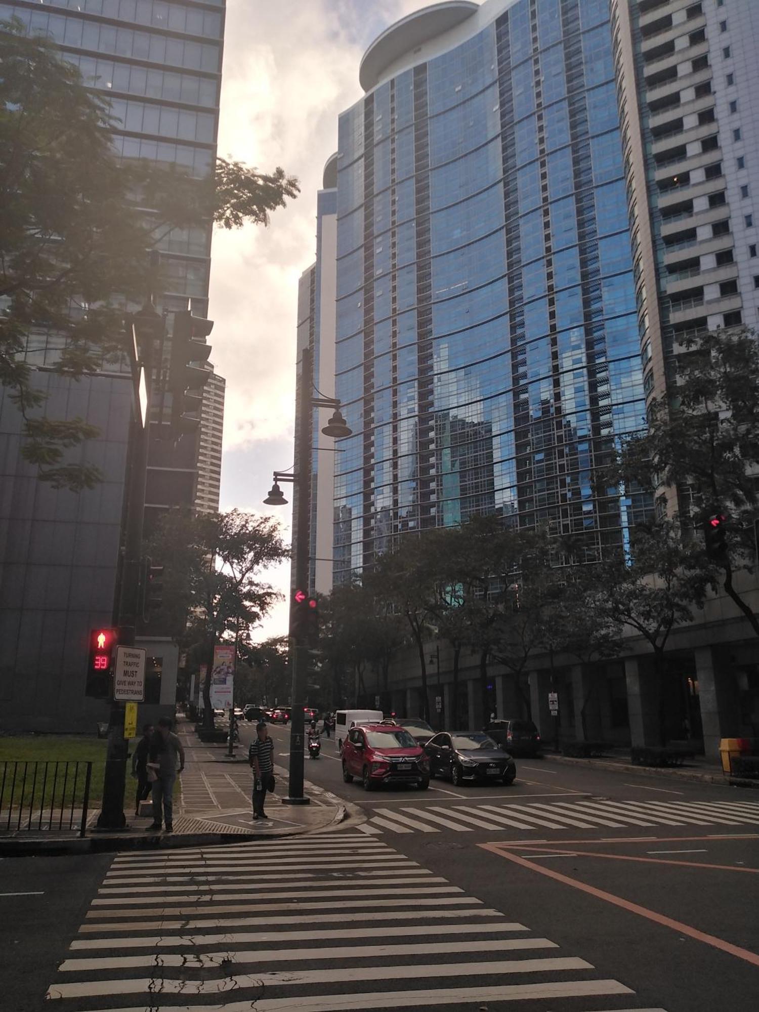 2 Bedrooms Units Forbes Area 5Th Avenue Bgc Center マニラ市 エクステリア 写真