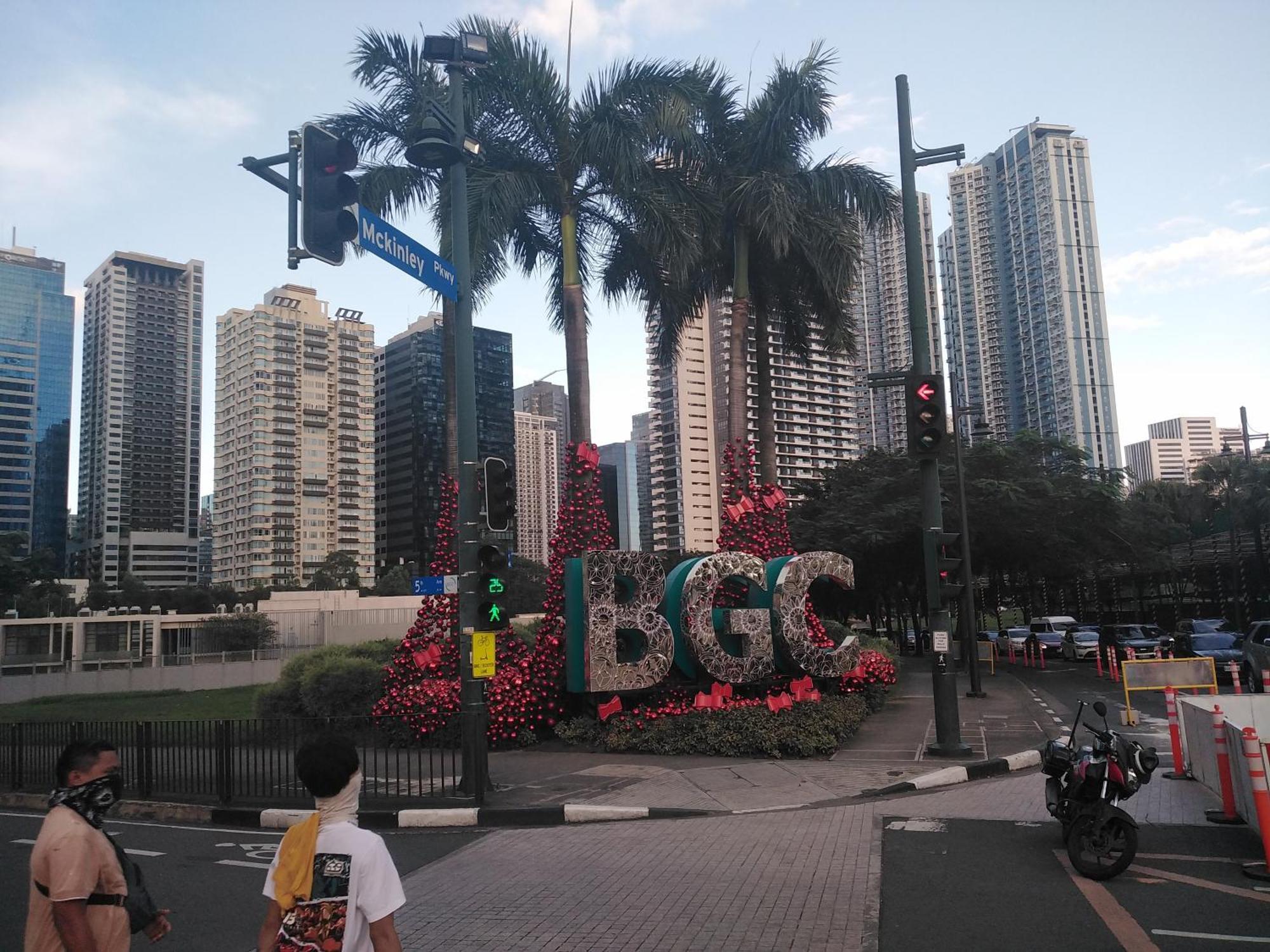 2 Bedrooms Units Forbes Area 5Th Avenue Bgc Center マニラ市 エクステリア 写真