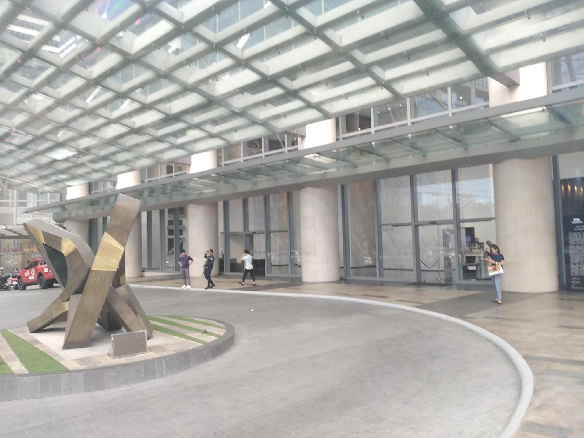 2 Bedrooms Units Forbes Area 5Th Avenue Bgc Center マニラ市 エクステリア 写真