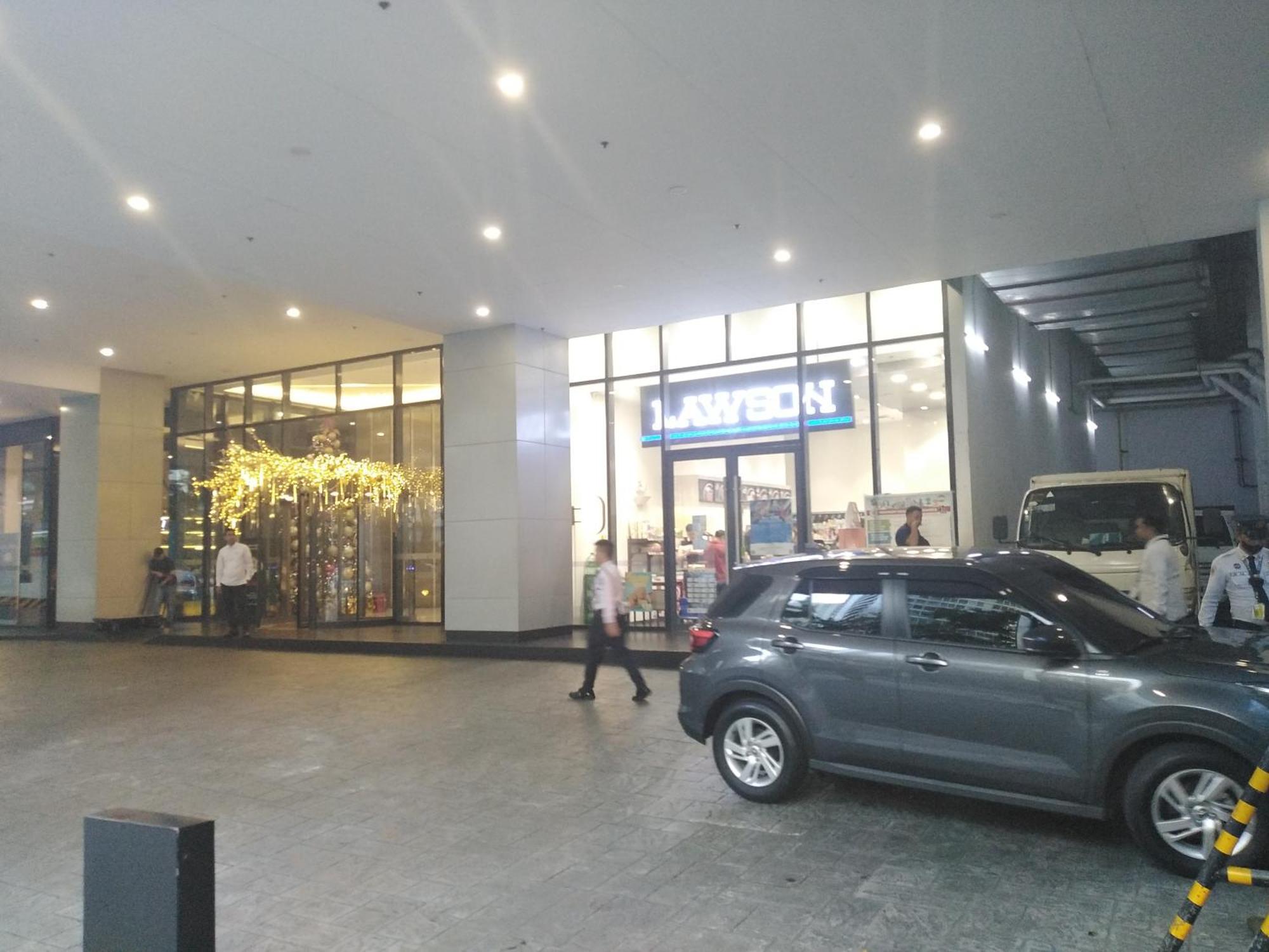 2 Bedrooms Units Forbes Area 5Th Avenue Bgc Center マニラ市 エクステリア 写真
