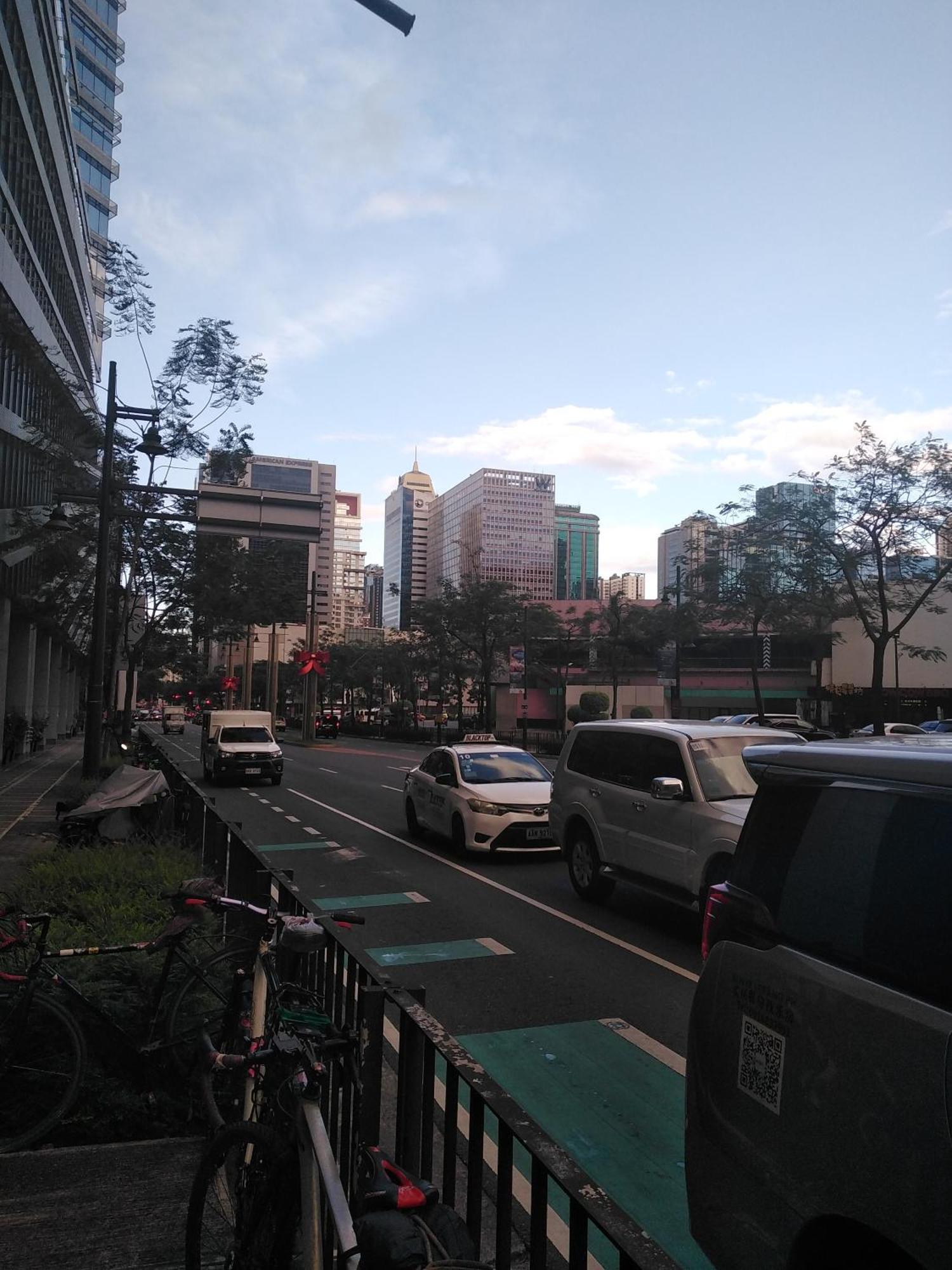 2 Bedrooms Units Forbes Area 5Th Avenue Bgc Center マニラ市 エクステリア 写真