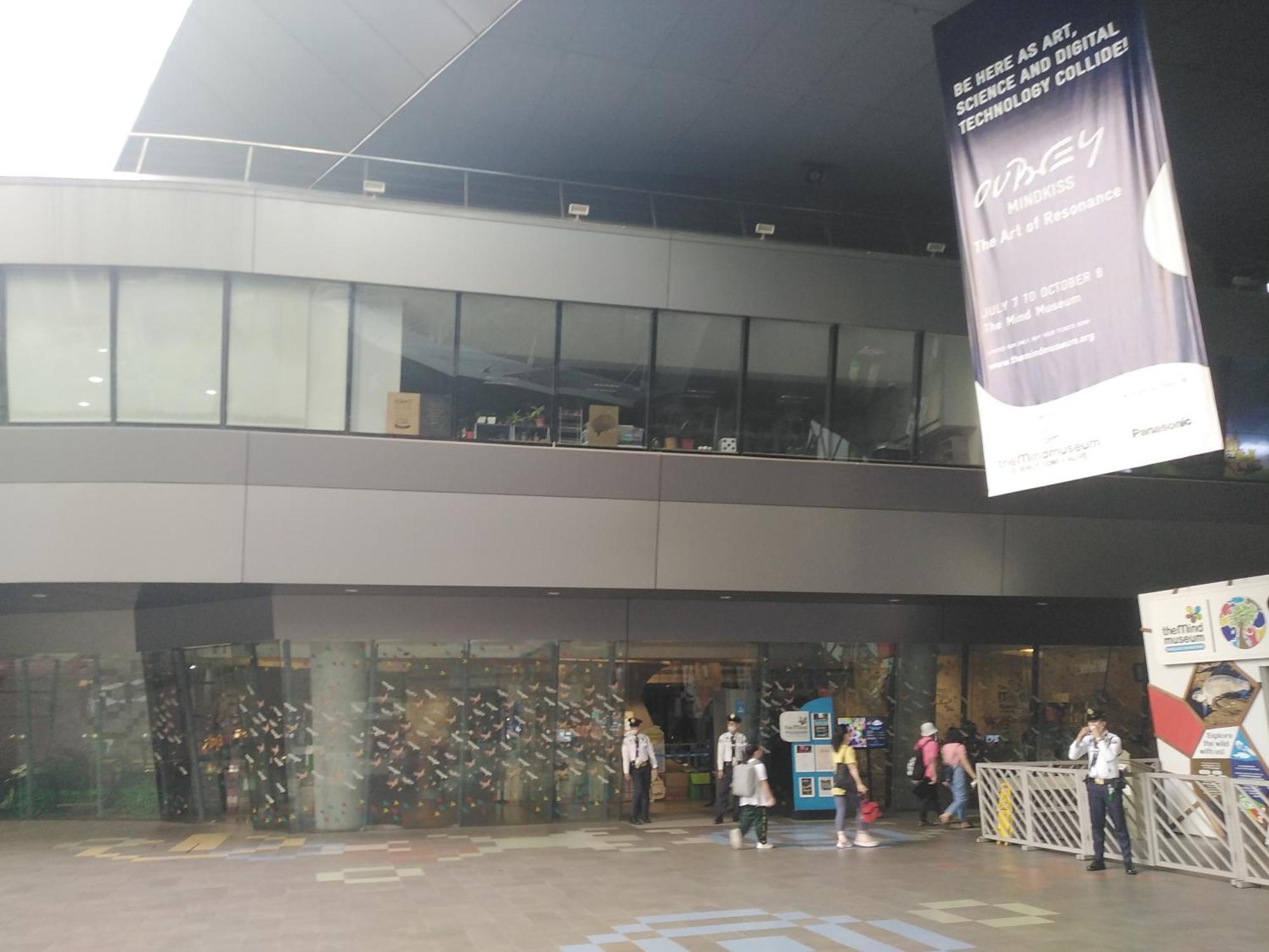 2 Bedrooms Units Forbes Area 5Th Avenue Bgc Center マニラ市 エクステリア 写真