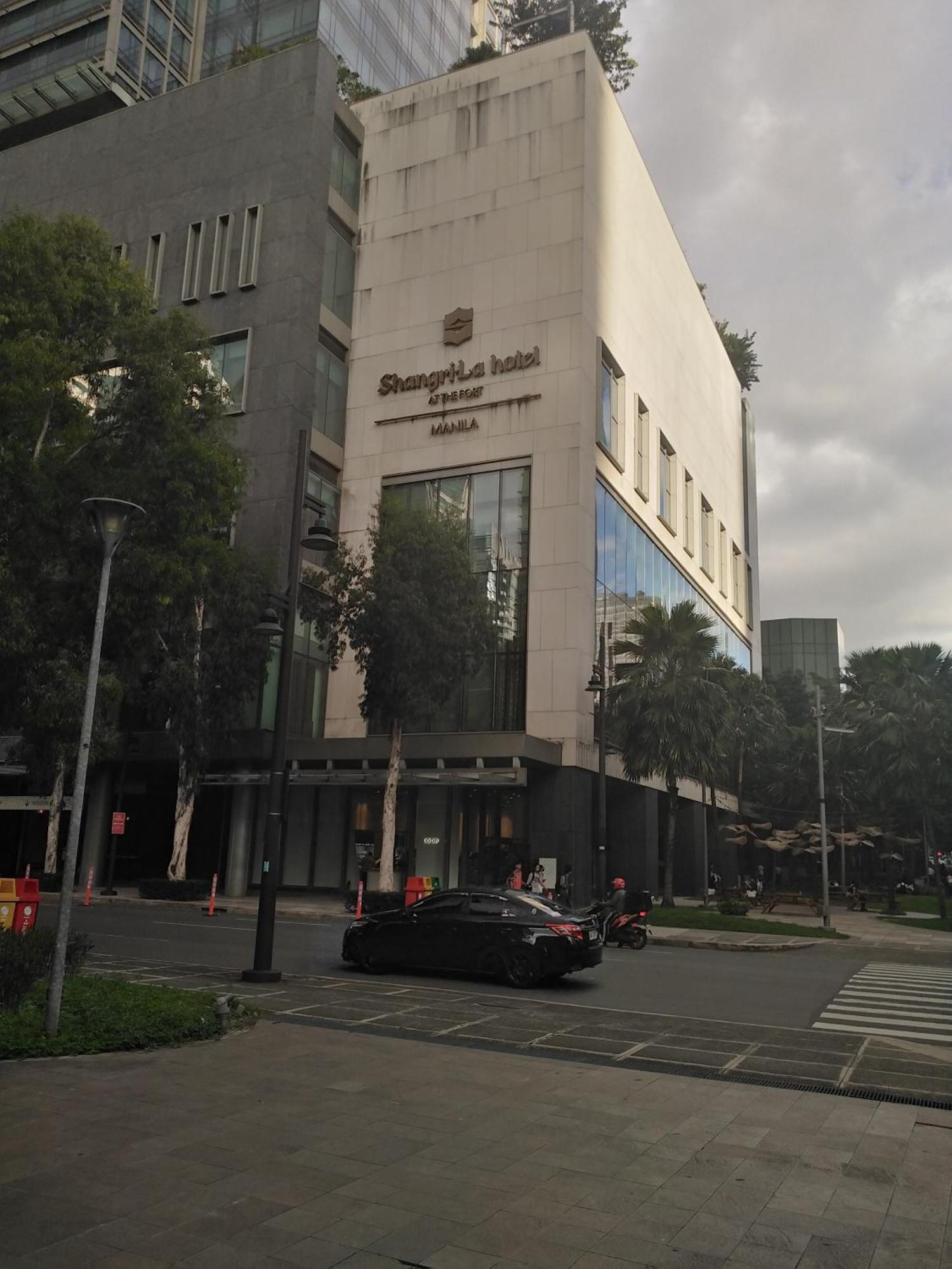 2 Bedrooms Units Forbes Area 5Th Avenue Bgc Center マニラ市 エクステリア 写真