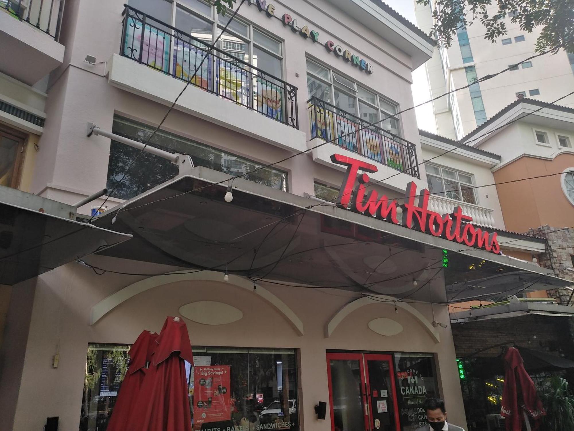 2 Bedrooms Units Forbes Area 5Th Avenue Bgc Center マニラ市 エクステリア 写真