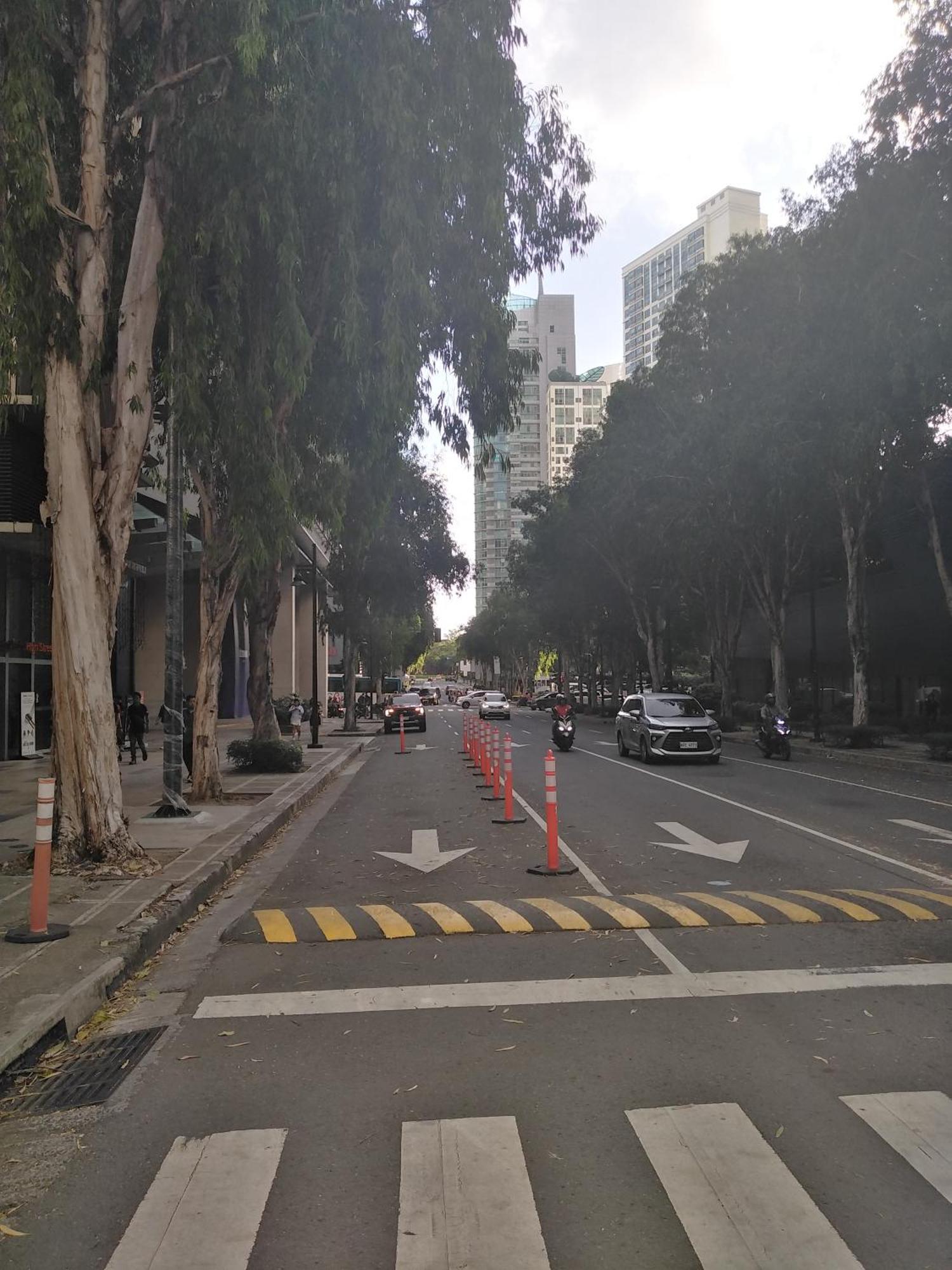 2 Bedrooms Units Forbes Area 5Th Avenue Bgc Center マニラ市 エクステリア 写真