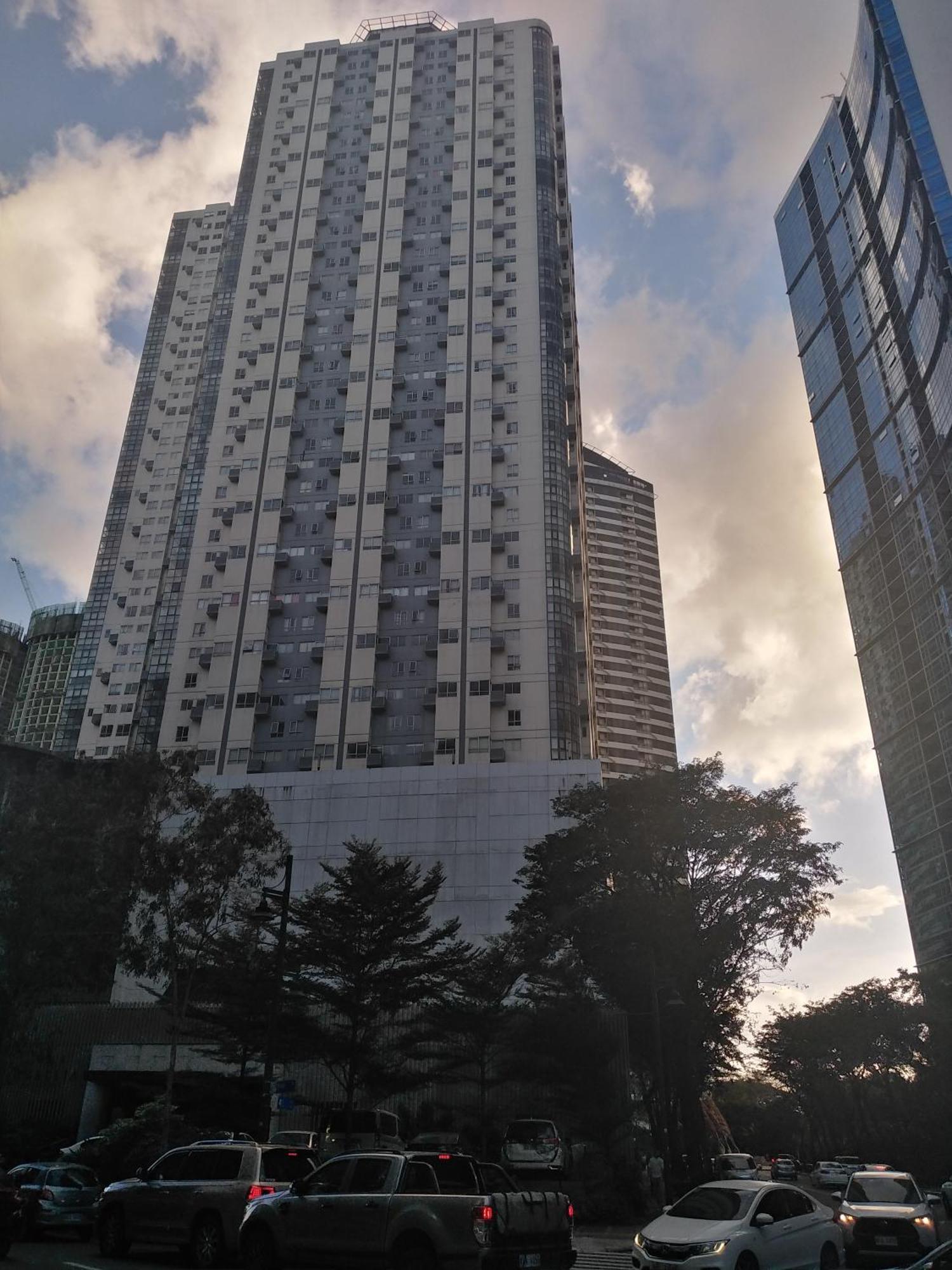 2 Bedrooms Units Forbes Area 5Th Avenue Bgc Center マニラ市 エクステリア 写真